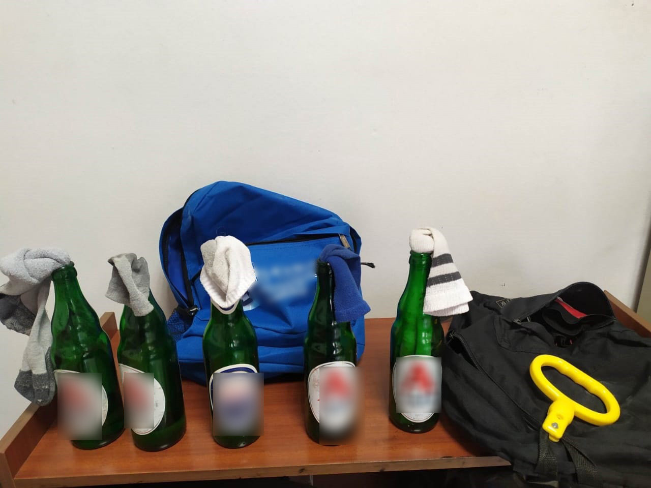 Μπουκάλια μολότοφ που κατέσχεσε η Αστυνομία στη Νέα Σμύρνη