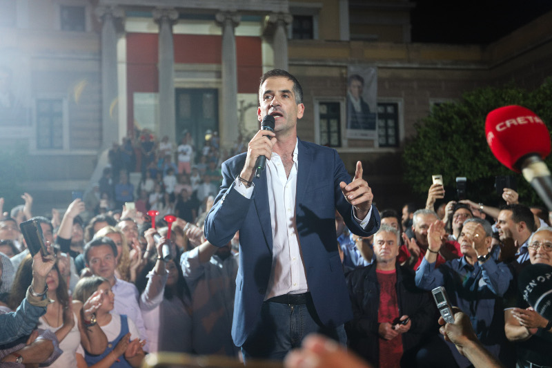 Ο Κώστας Μπακογιάννης μετά τη νίκη του στις εκλογές