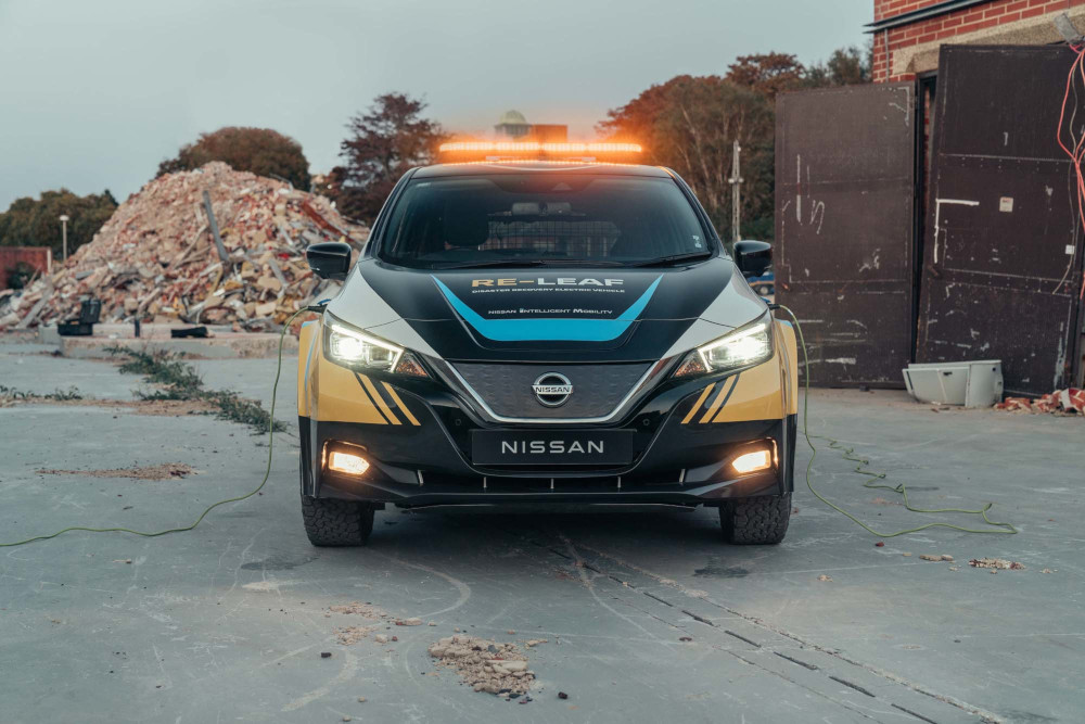 Nissan RE-LEAF: Το ηλεκτρικό που δίνει ρεύμα παντού