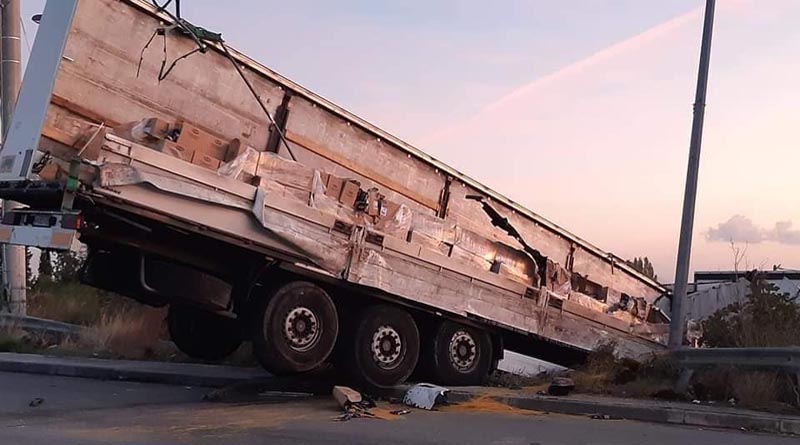 Η νταλίκα που ενεπλάκη στο τροχαίο ατύχημα