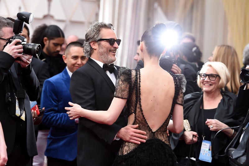 Αγκαλιά Joaquin Phoenix Ρούνεϊ Μάρα