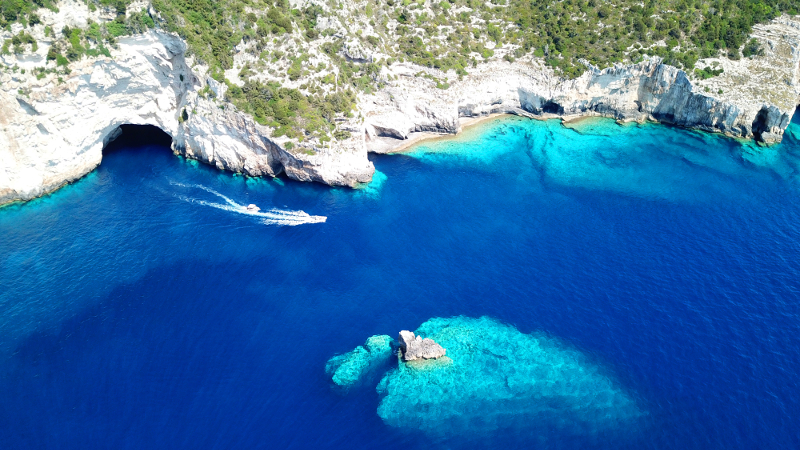 Η διάσημη σπηλιά «Παπανικολής» 