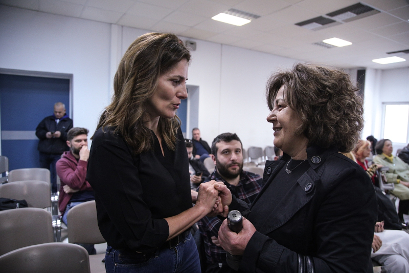 Η Περιστέρα Μπαζιάνα συζητά με τη Μάγδα Φύσσα