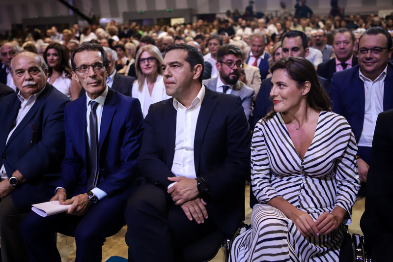 Ο πρόεδρος της ΔΕΘ με τον Αλέξη Τσίπρα και την Περιστέρα Μπαζιάνα στη ΔΕΘ 2019