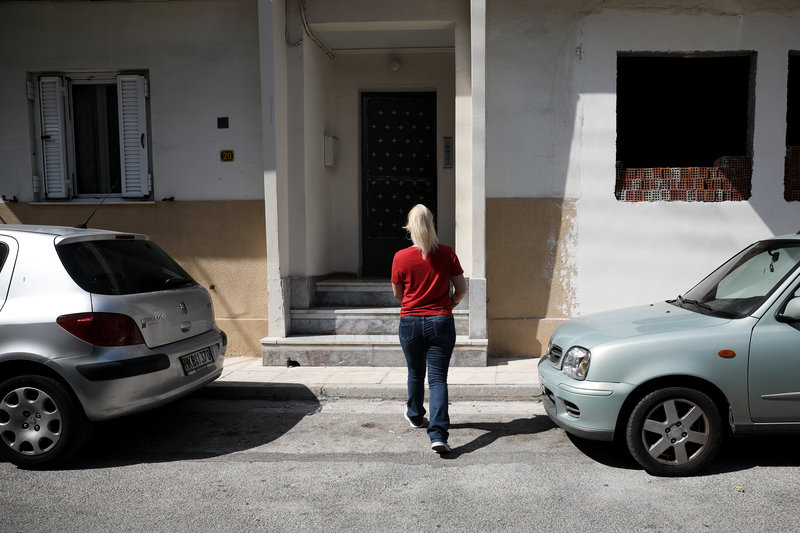 Το σπίτι όπου έγινε το άγριο έγκλημα στο Περιστέρι