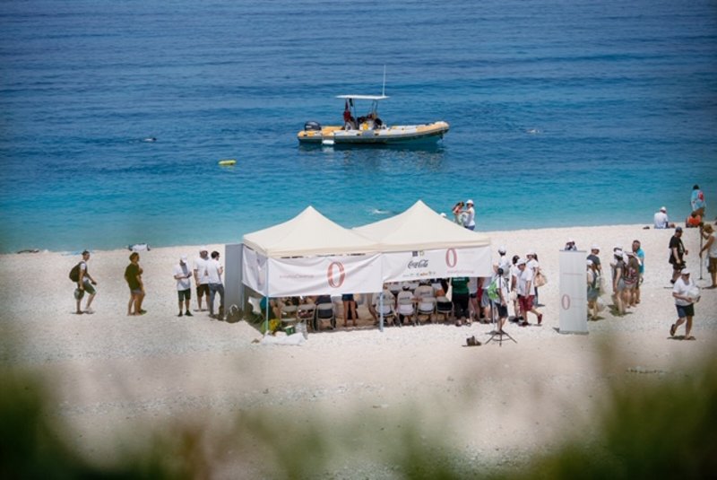 Σημείο συνάντησης και ανεφοδιασμού των εθελοντών που συμμετείχαν στη δράση καθαρισμού