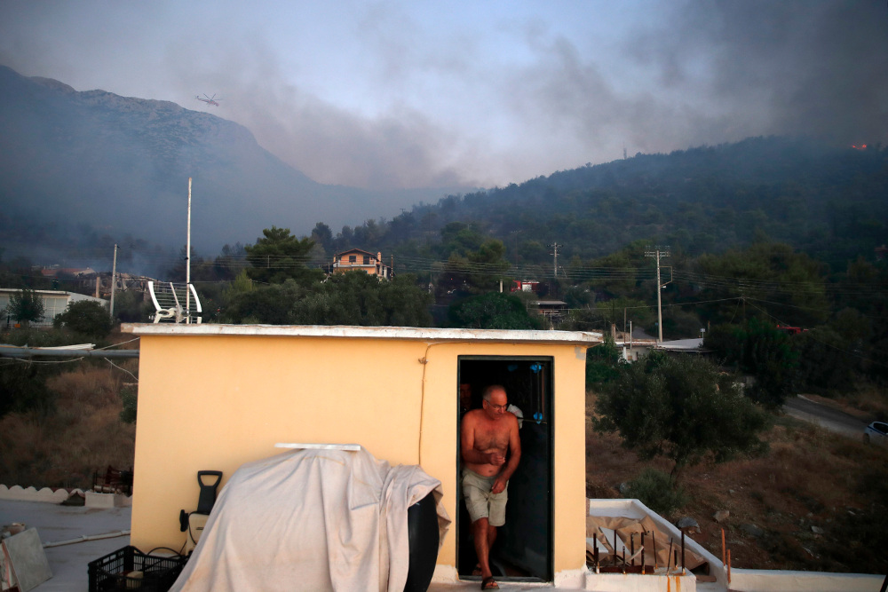 Από την φωτιά στην περιοχή κάηκαν δύο σπίτια