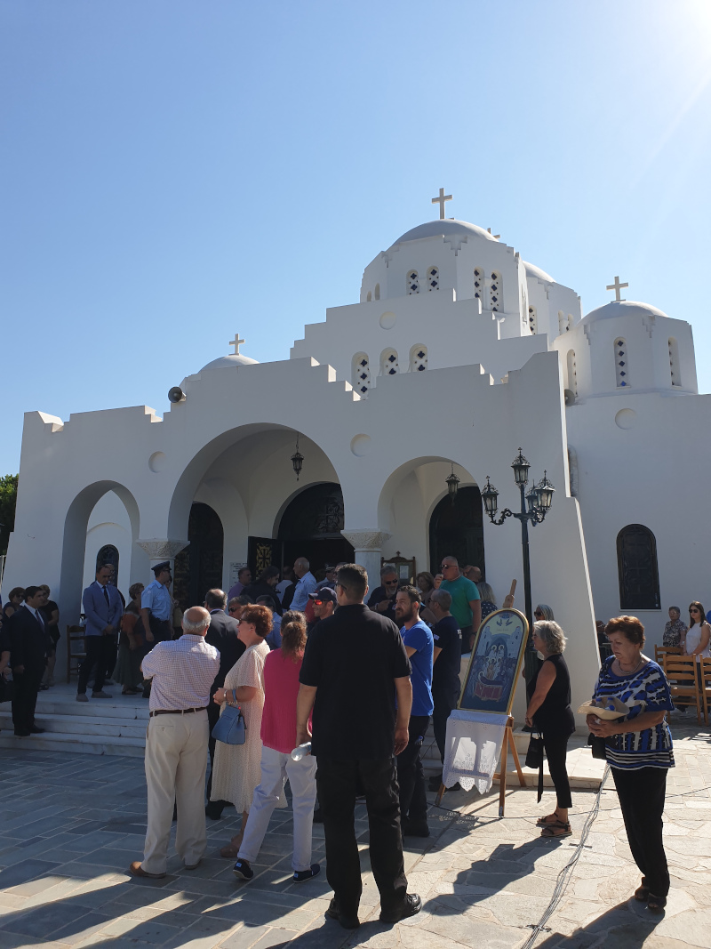 Μνημόσυνο για τα 102 θύματα της φονικής πυρκαγιάς στο Μάτι τελέστηκε στον Ιερό Ναό Κοιμήσεως της Θεοτόκου