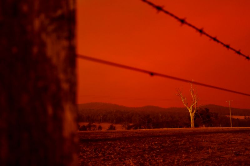 πορτοκαλί ουρανός φωτιές στην Αυστραλία