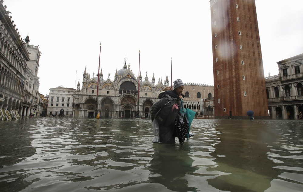 Οι πλημμύρες τον περασμένο Νοέμβριο στη Βενετία ήταν οι χειρότερες των τελευταίων πενήντα χρόνων. 
