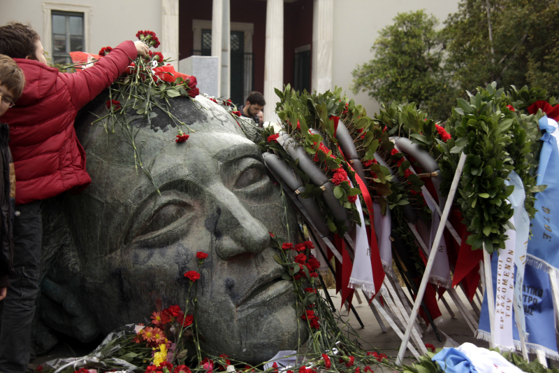 Η κεφαλή στο Πολυτεχνείο 