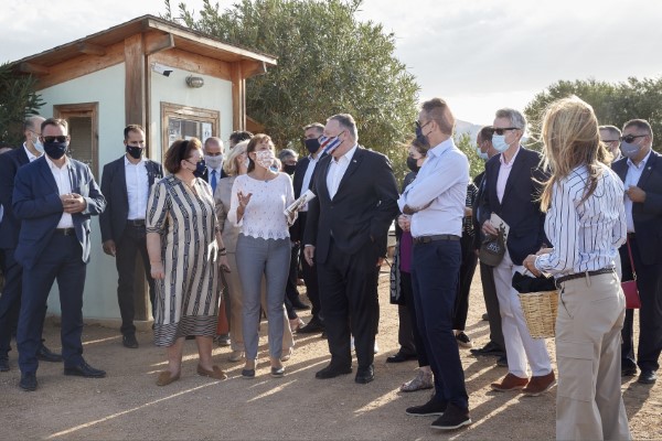 Η Λίνα Μενδώνη μαζί με την Έφορο Χανίων, Ελένη Παπαδοπούλου, ξενάγησαν στα μνημεία τον κ. Μητσοτάκη και τον Αμερικανό ΥΠΕΞ.
