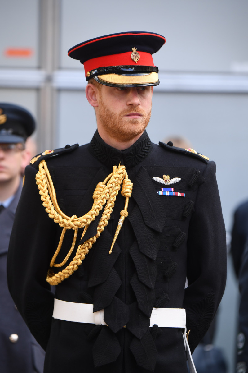 Ο πρίγκιπας Χάρι δε θα μπορέσει να φορέσει ξανά στρατιωτική στολή σε δημόσια εμφάνιση