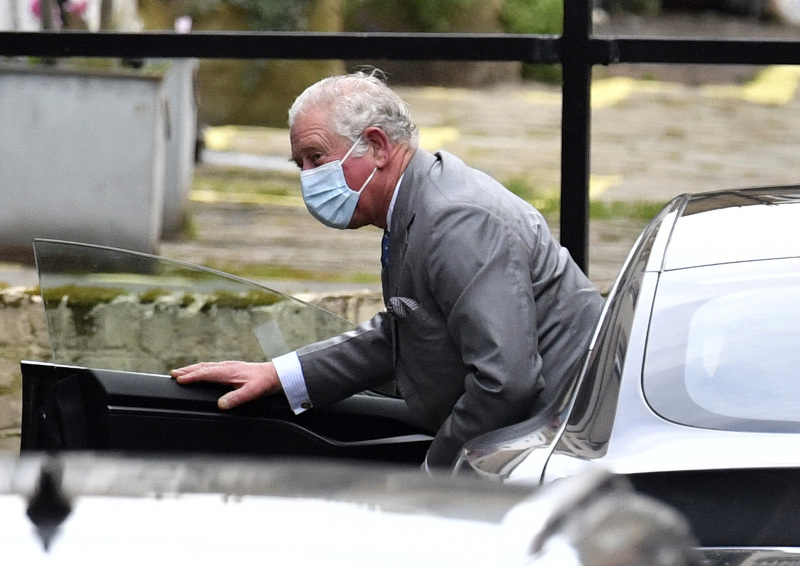 Ο πρίγκιπας Κάρολος έκανε μια επίσκεψη - έκπληξη το Σάββατο στον πατέρα του, πρίγκιπα Φίλιππο