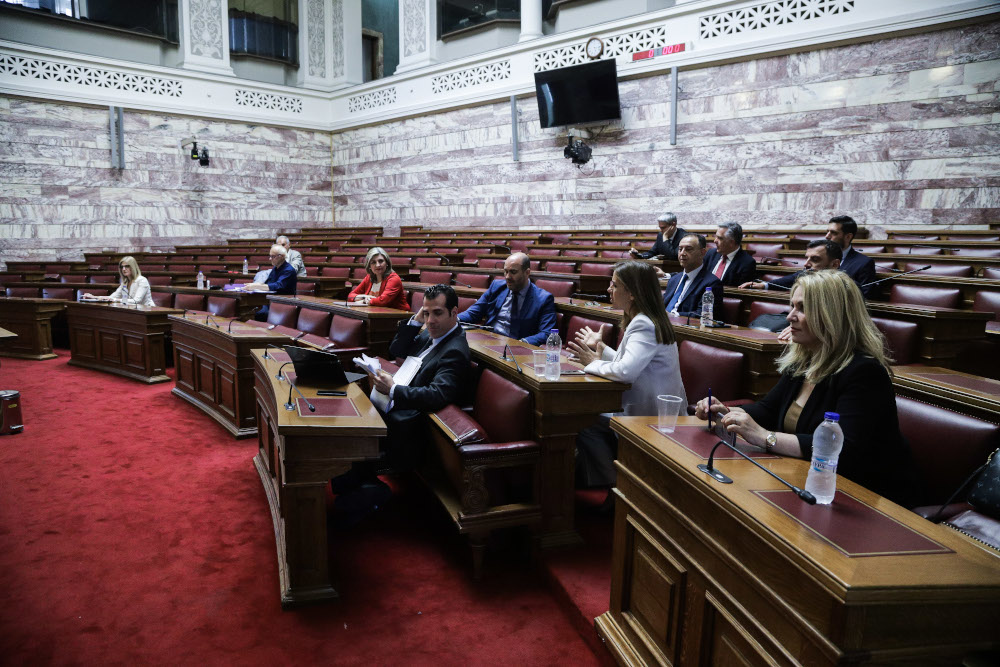 Σε εξέλιξη βρίσκεται η συνεδρίαση της προανακριτικής επιτροπής για την υπόθεση Novartis, με την κατάθεση του πρώην υπουργού Δημήτρη Παπαγγελόπουλου.