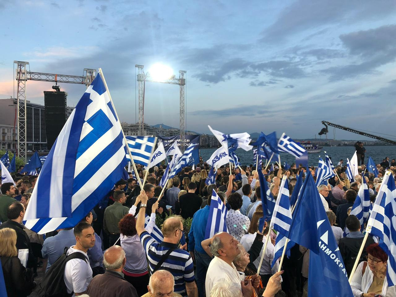 Υψηλή συμμετοχή στην τελευταία αυτή συγκέντρωση του Κυριάκου Μητσοτάκη στη Θεσσαλονίκη