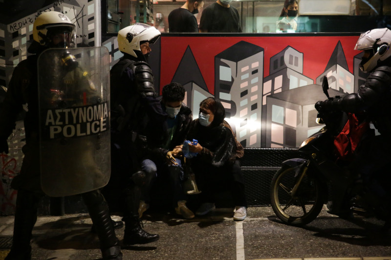 Επιχείρηση της Αστυνομίας στην πλατεία Εξαρχείων