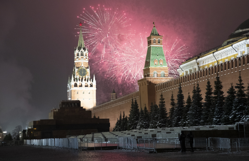 Πυροτεχνήματα πάνω από το Κρεμλίνο στην Ρωσία