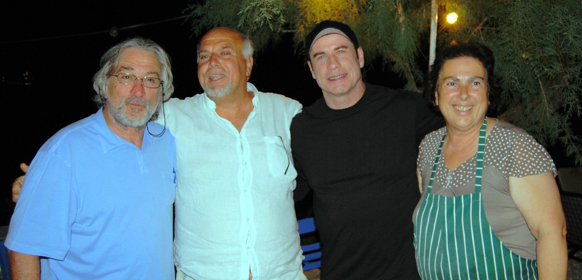 Ο Ρόμπερτ Ντενίρο και ο Τζον Τραβόλτα στη Σκόπελο, στην ταβέρνα του Γιώργου Κοσμά