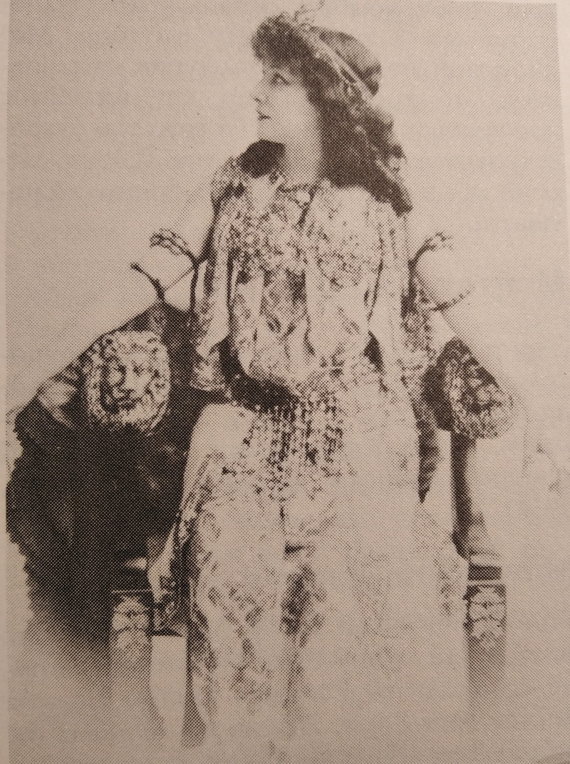 Η Σάρα ως Κλεοπάτρα του Σαρντού
