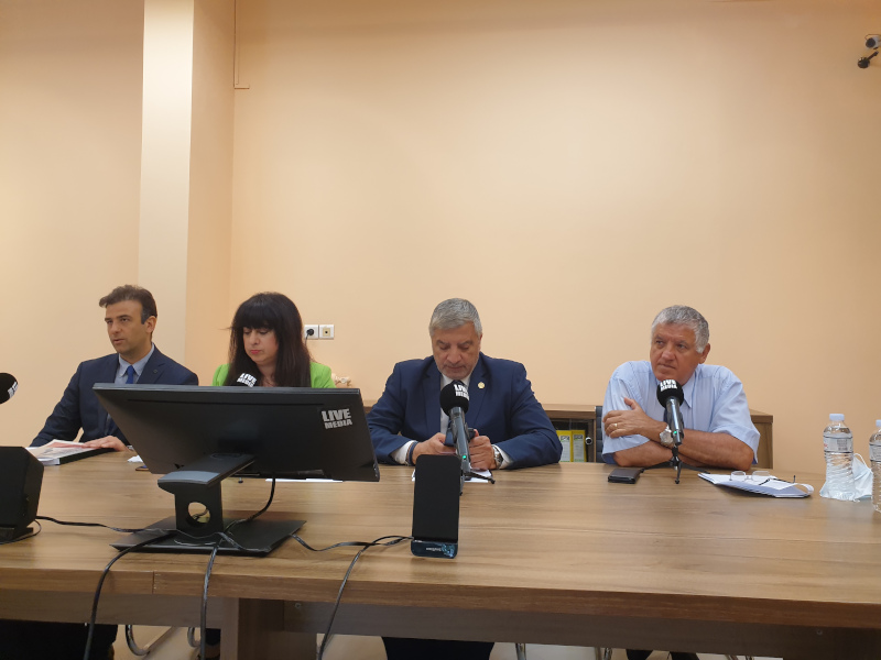 Στιγμιότυπο από την συνέντευξη τύπου που παραχωρήθηκε στην Εθνική Αρχή Ιατρικώς Υποβοηθούμενης Αναπαραγωγής