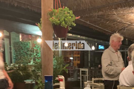 Φαίνεται πως ο Στάνλεϊ Τζόνσον συζήτησε με άλλους θαμώνες της ταβέρνας στο Πήλιο