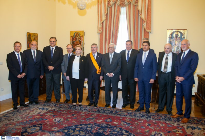 Τελετή απονομής του παράσημου του Μεγαλόσταυρου του Τάγματος του Φοίνικος στον Πρόεδρο της ΔΟΕ Τόμας Μπαχ