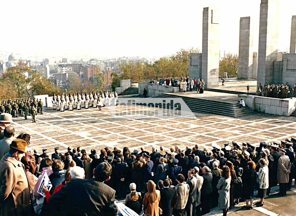 Η τελετή εγκαινίων του ελληνικού μνημείου στη Λιέγη το 1988