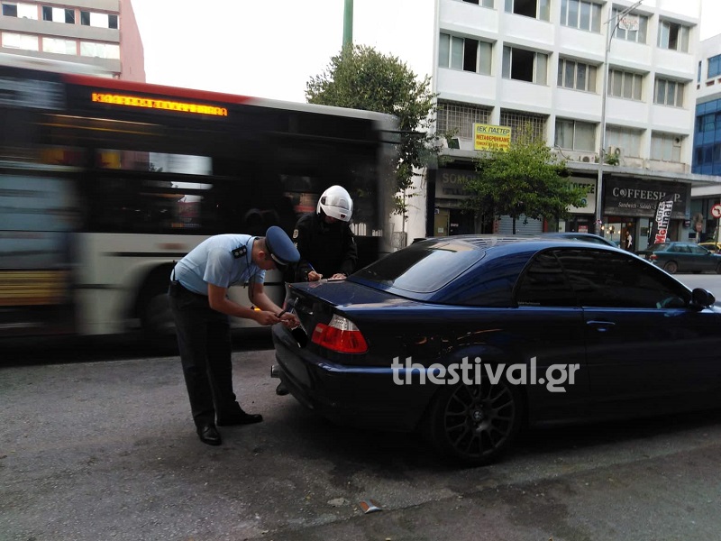 Κοινή επιχείρηση για την απομάκρυνση παράνομα παρκαρισμένων αυτοκινήτων