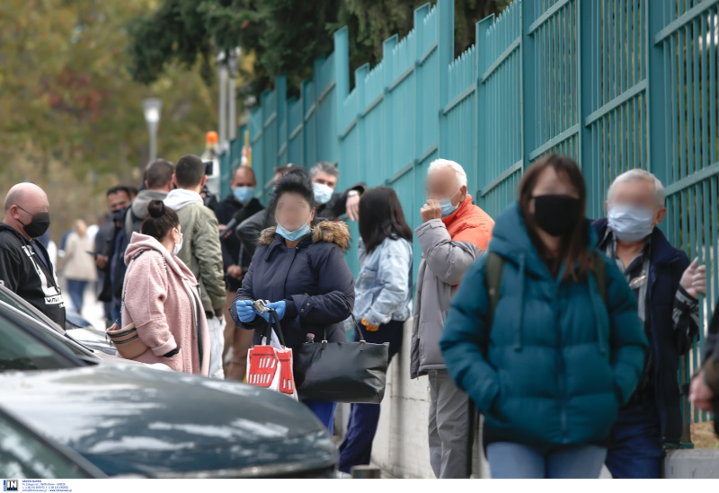 Θεσσαλονίκη: Ουρά για rapid test στο ΑΧΕΠΑ