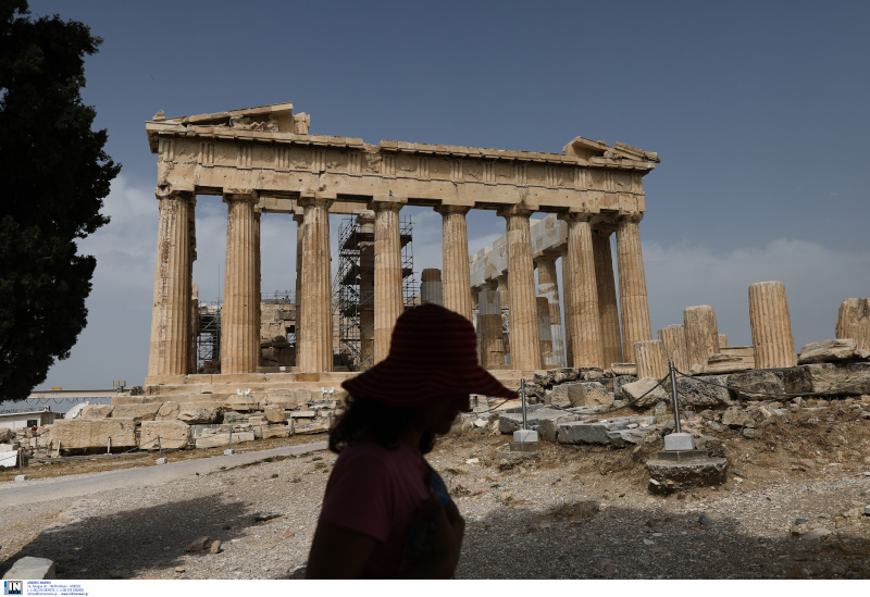 Κόσμος στην Ακρόπολη