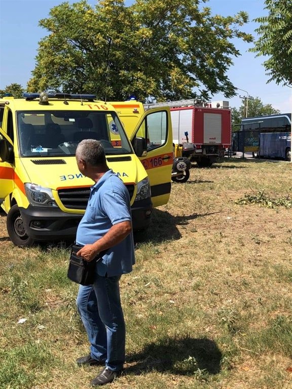 Ασθενοφόρο του ΕΚΑΒ στο σημείο