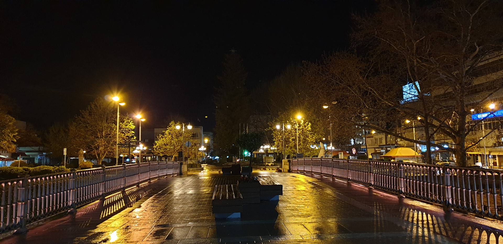 Η γέφυρα στο κέντρο των Τρικάλων