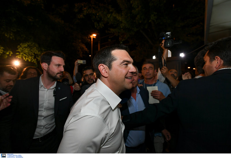 Ο Αλέξης Τσίπρας μπαίνει στην Κουμουνδούρου