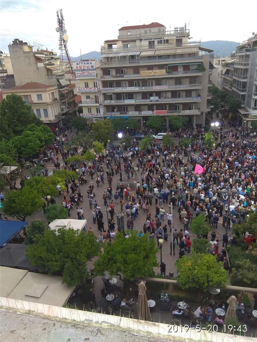 Η πλατεία Αγρινίου στις 19:43 -Φωτογραφία: protothema