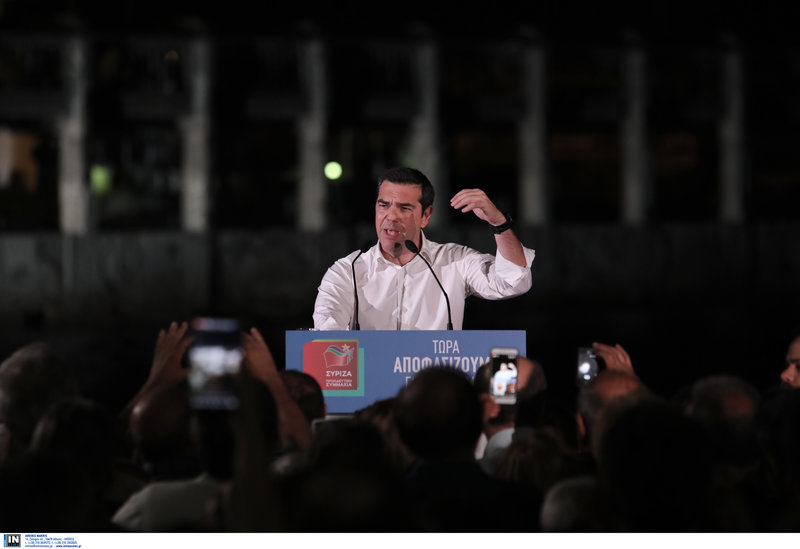 Ο Αλέξης Τσίπρας μιλά στη Δραπετσώνα