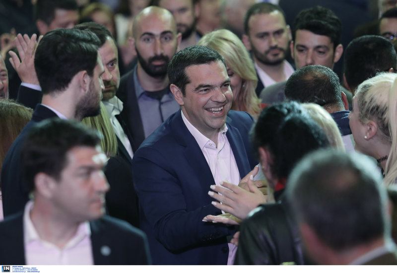 Ο Αλέξης Τσίπρας μπαίνει στην εκδήλωση