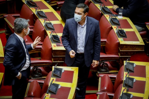 Απίστευτο τετ α τετ Τσίπρα-Λοβέρδου στη Βουλή -Έγραψε ότι ήθελε να τον δείρει