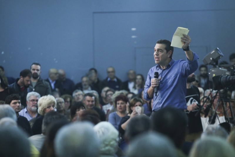 Ο Αλέξης Τσίπρα μιλά στην ανοικτή εκδήλωση του ΣΥΡΙΖΑ στη Νίκαια