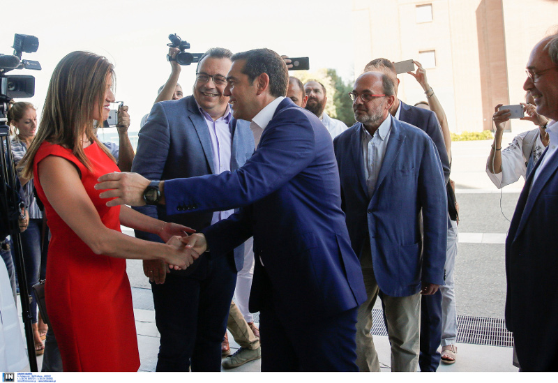 Στα κόκκινα υποδέχθηκε τον Τσίπρα η Νοτοπούλου