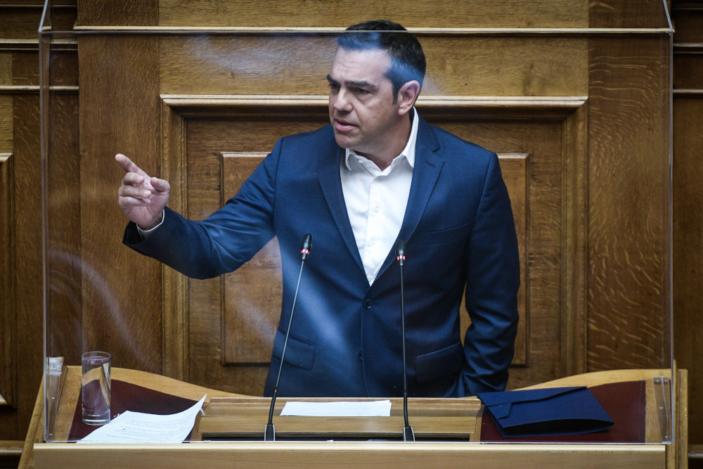 Ο Αλέξης Τσίπρας μιλά στη Βουλή