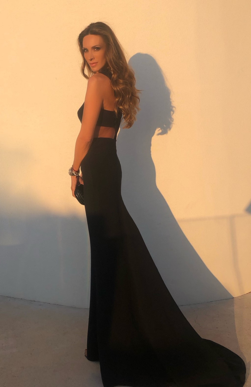 Βασιλική Τσεκούρα με μαύρο Celia Kritharioti