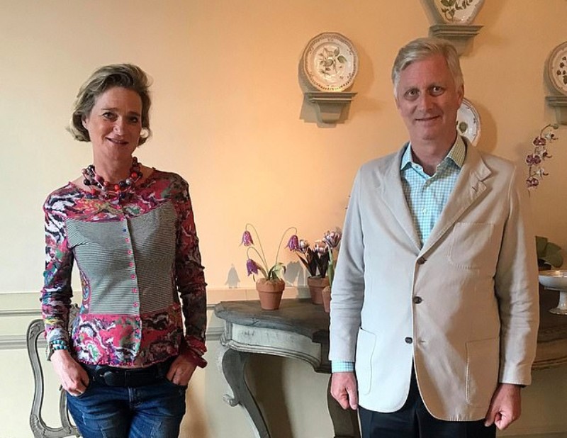 Ο βασιλιάς του Βελγίου συναντήθηκε με την ετεροθαλή αδελφή του