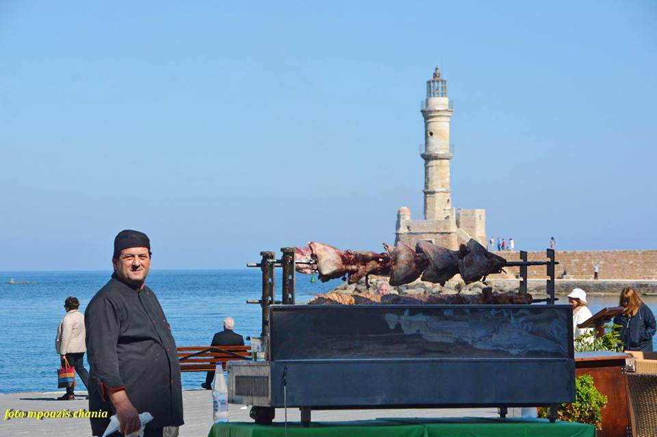 Σούβλισαν στο λιμάνι των Χανίων/