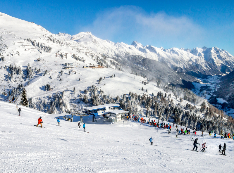 Όταν το χιονοδρομικό κέντρo στο St Anton έσφυζε από ζωή