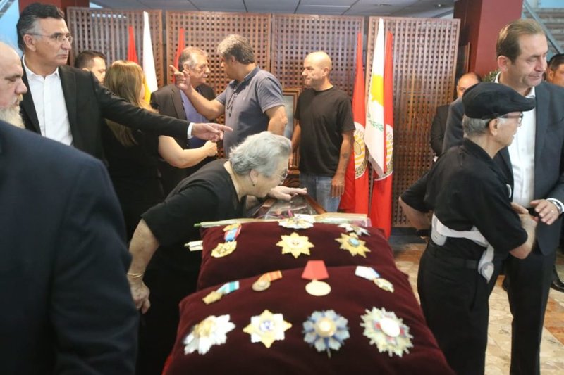 ÎÎ¹Î± Î·Î»Î¹ÎºÎ¹ÏÎ¼Î­Î½Î· Î±ÏÎ¿ÏÎ±Î¹ÏÎµÏÎ¬ ÏÏÎ³ÎºÎ¹Î½Î·Î¼Î­Î½Î· ÏÎ¿Î½ ÎÎ·Î¼Î®ÏÏÎ· Î§ÏÎ¹ÏÏÏÏÎ¹Î±