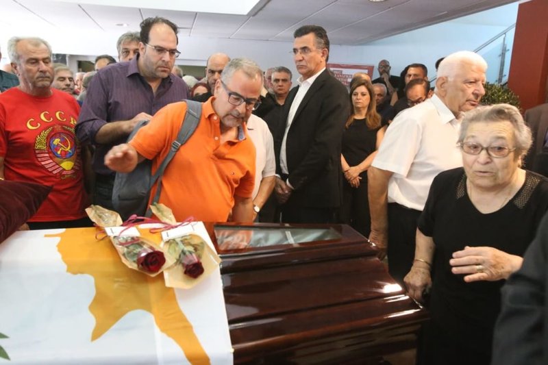 ÎÎ½Î¸ÏÏÏÎ¿Î¹ ÏÎµÏÎ½Î¿ÏÎ½ Î¼ÏÏÎ¿ÏÏÎ¬ Î±ÏÏ ÏÎ¿ ÏÎ­ÏÎµÏÏÎ¿