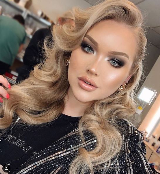 Η YouTuber Nikkie de Jager αποκάλυψε πως έκανε αλλαγή φύλου σε ηλικία 19 ετών