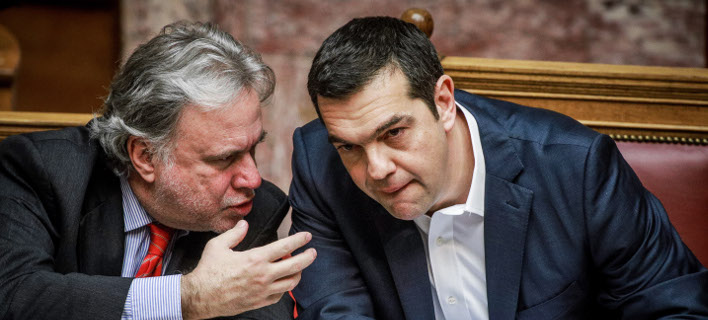 Τερτίπια ΣΥΡΙΖΑ για αναθεώρηση και πρόωρες εκλογές -ΝΔ: Αυτοεξευτελισμός