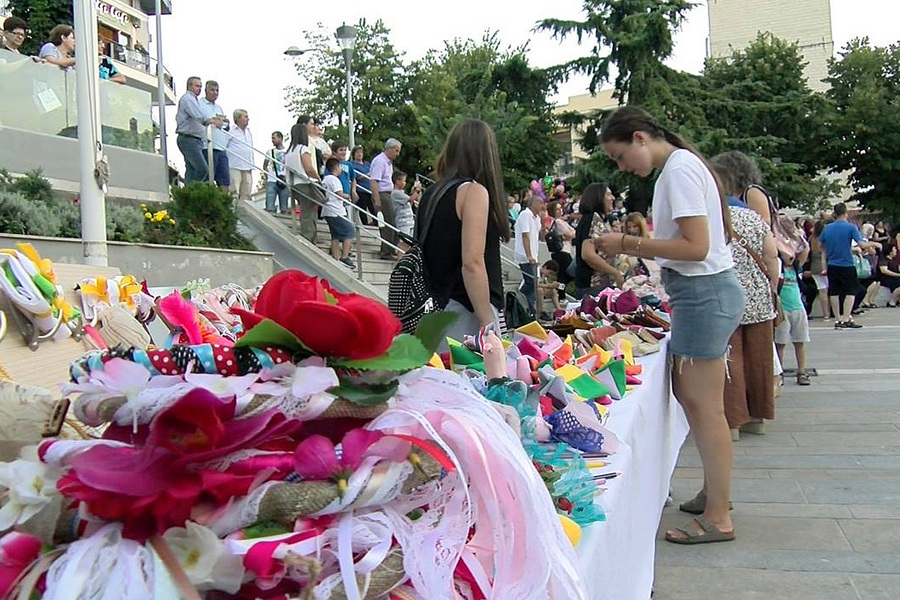 Στον χώρο στήθηκε και bazaar με δημιουργίες των κρατουμένων/Φωτογραφία: ΑΠΕ-ΜΠΕ